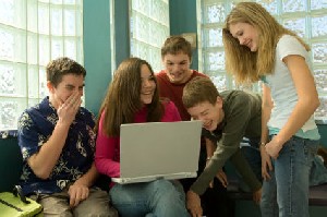9 de 10 adolescentes presencian cyberbullying en EEUU